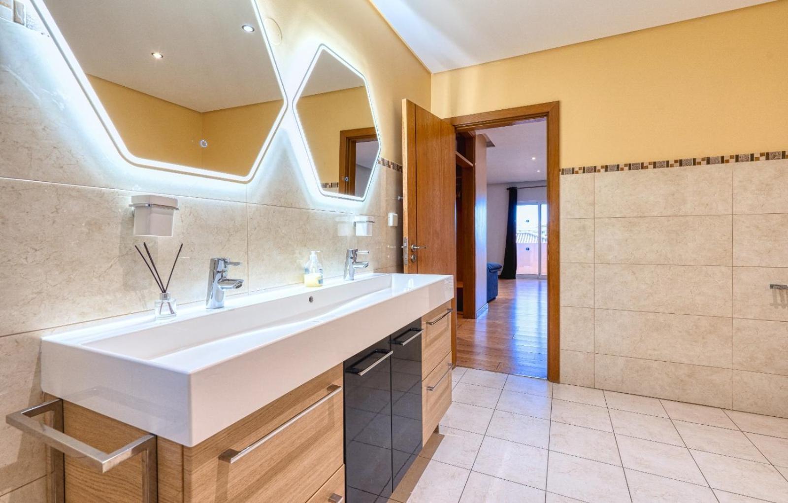 Full Private 300Sqm Villa Jacuzzi Heated Pool Ideal & Quiet Location Albufeira Eksteriør billede